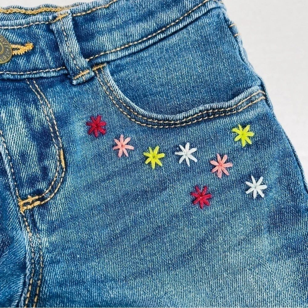 𝅺old Navy Cutoff Jean Shorts with Flower Embroidery